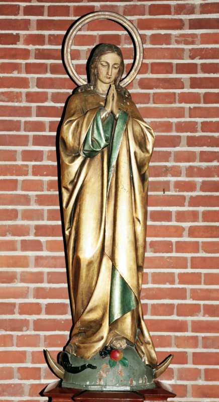 Marienfigur in der Kirche vorne links