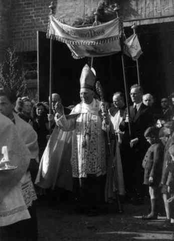 Einzug zur Kirchweihe 1929